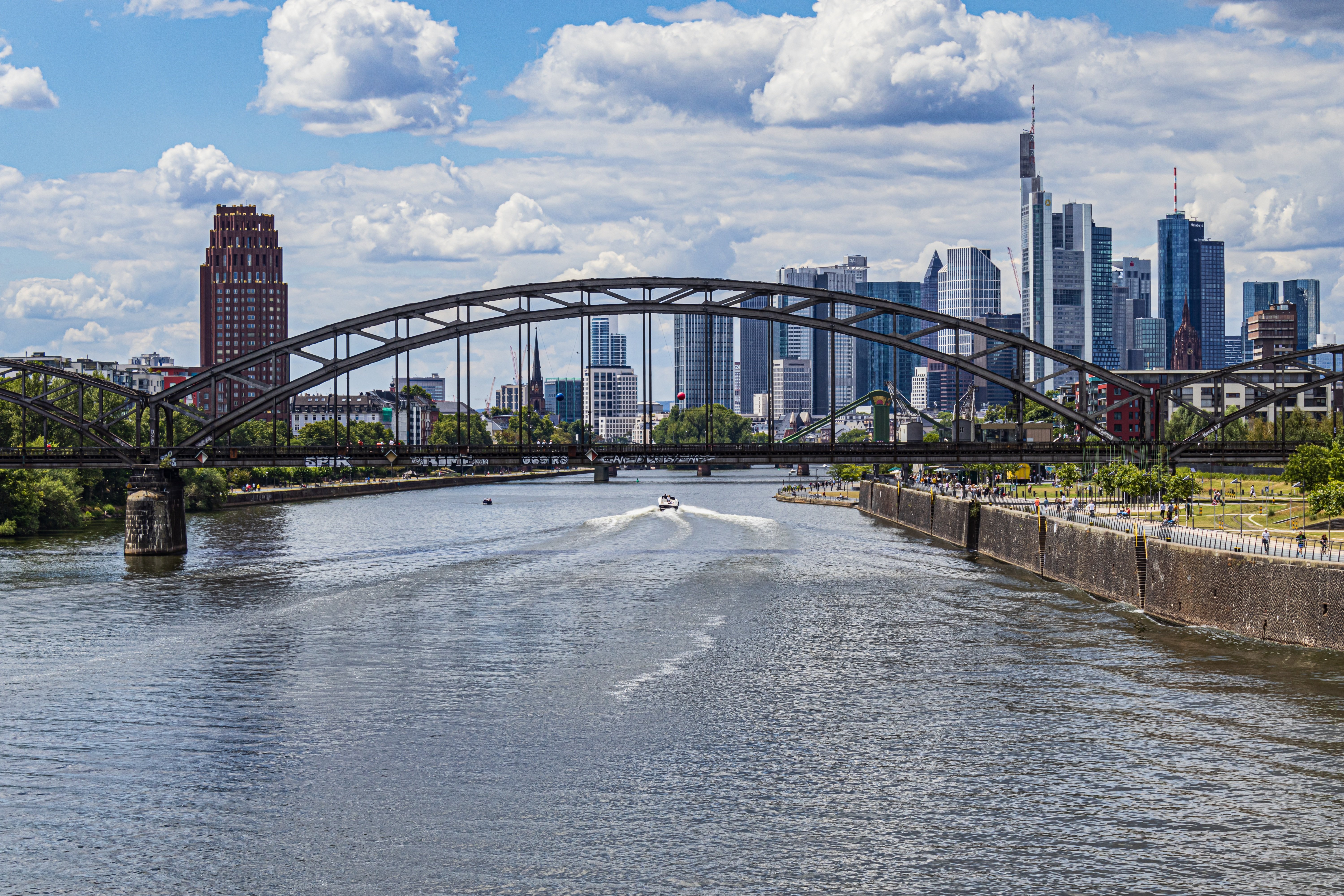 Rhein-Main-Gebiet – Frankfurt Skyline